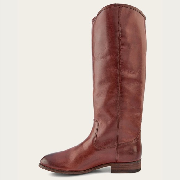 Melissa Button 2 - Picture 2 of 15